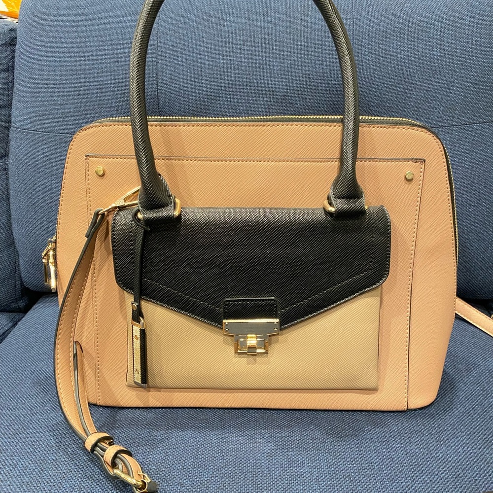 Gorgeous convertible purse/handbag